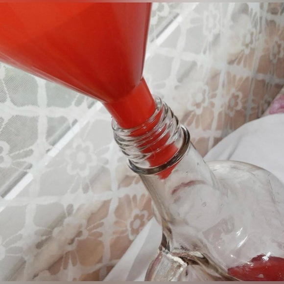 🖤 4X RED HOUSEHOLD FUNNELS 🖤 - Picture 5 of 6